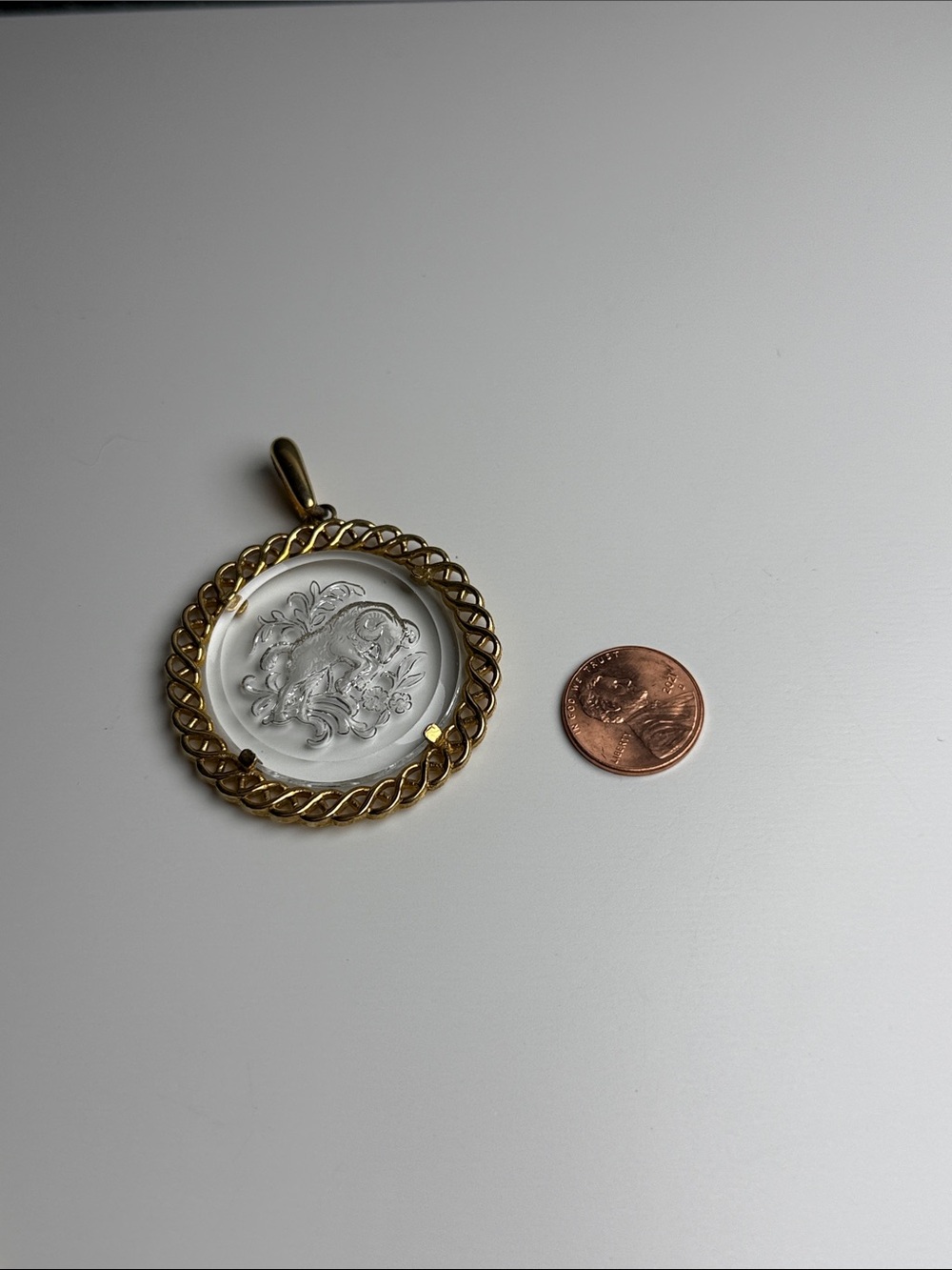 ⭐️ Vintage Crown Trifari Gold-Tone Ram Intaglio Pendant Necklace charm stunning - Picture 7 of 11
